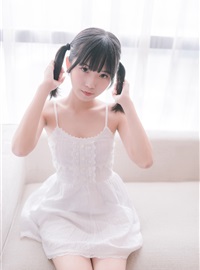 A girl in white dress(46)